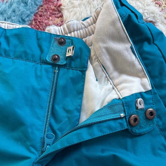 Girl’s Roxy Snow Pants - Picture 2 of 9